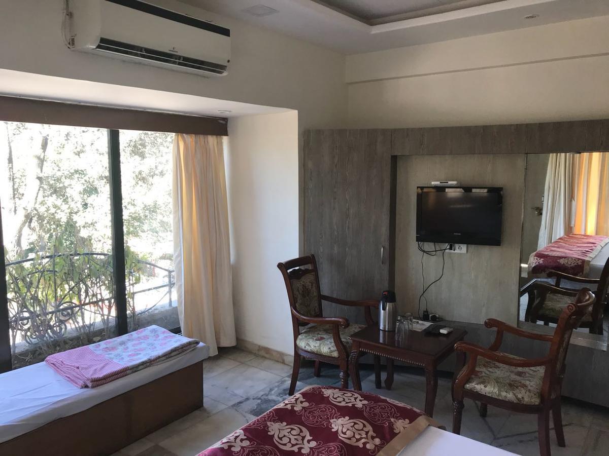 Hotel Sheratone Mount Abu Eksteriør bilde